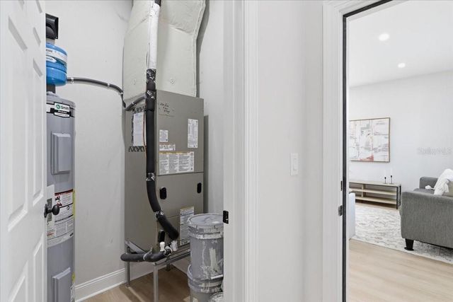 1305 E PARKER STREET, Lakeland, FL 33805