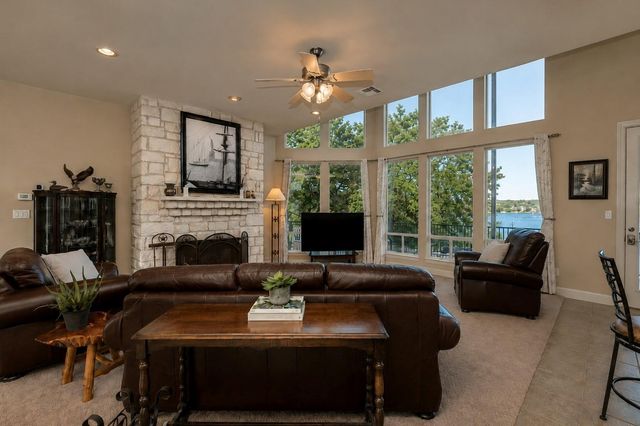 343 Venture BLVD S, Point Venture, TX 78645