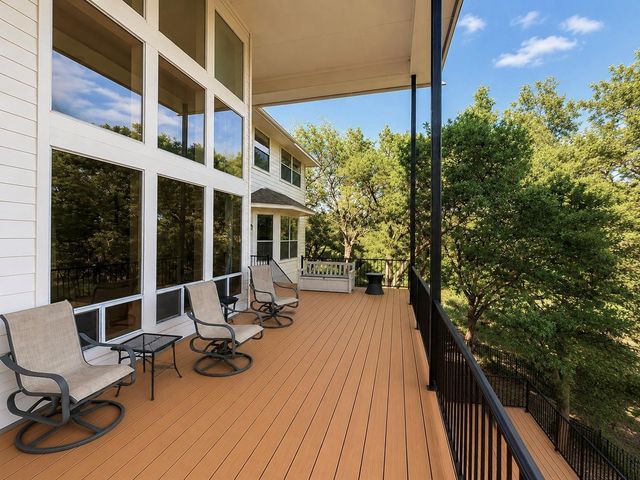 343 Venture BLVD S, Point Venture, TX 78645