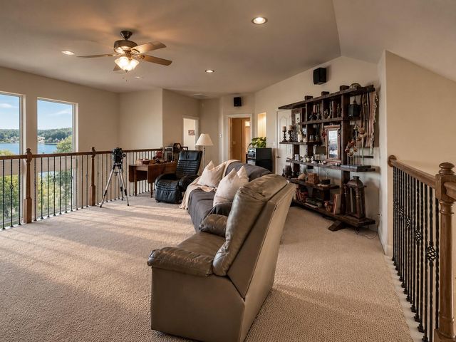 343 Venture BLVD S, Point Venture, TX 78645