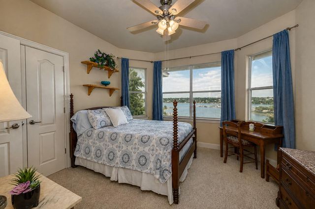 343 Venture BLVD S, Point Venture, TX 78645