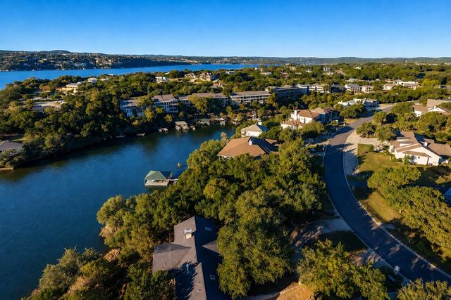 343 Venture BLVD S, Point Venture, TX 78645