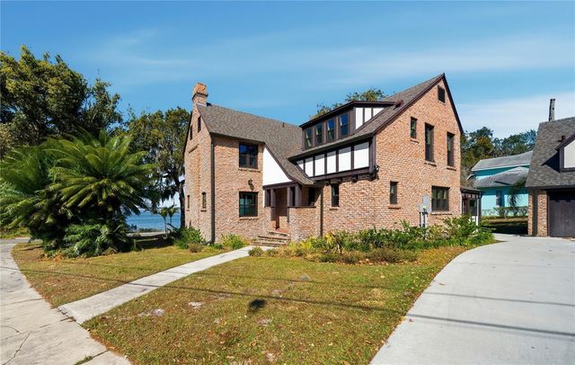 1689 LAKESHORE DRIVE, Eustis, FL 32726