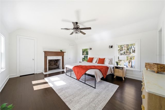 1689 LAKESHORE DRIVE, Eustis, FL 32726