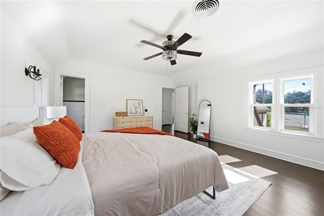 1689 LAKESHORE DRIVE, Eustis, FL 32726