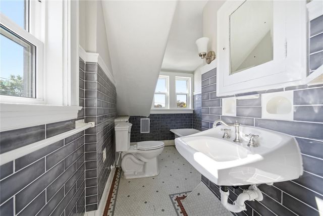 1689 LAKESHORE DRIVE, Eustis, FL 32726