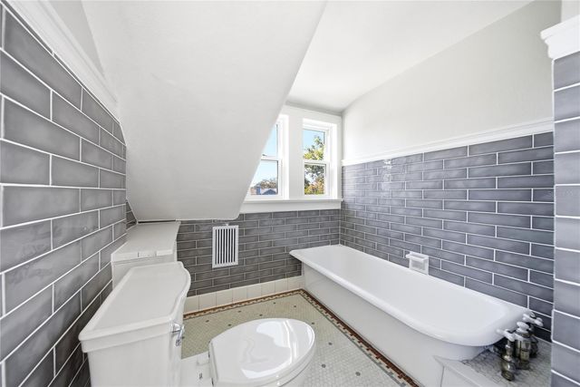 1689 LAKESHORE DRIVE, Eustis, FL 32726