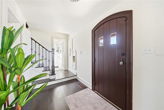 1689 LAKESHORE DRIVE, Eustis, FL 32726