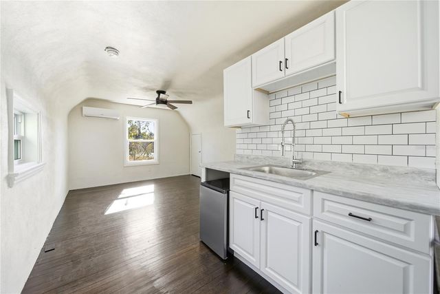 1689 LAKESHORE DRIVE, Eustis, FL 32726