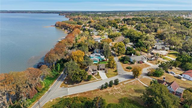 1689 LAKESHORE DRIVE, Eustis, FL 32726