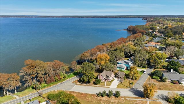 1689 LAKESHORE DRIVE, Eustis, FL 32726