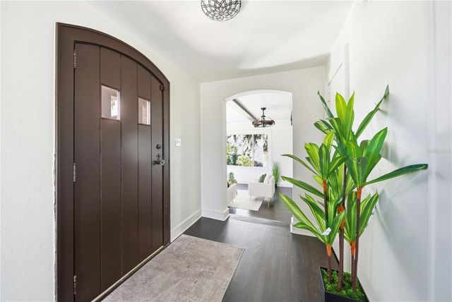 1689 LAKESHORE DRIVE, Eustis, FL 32726