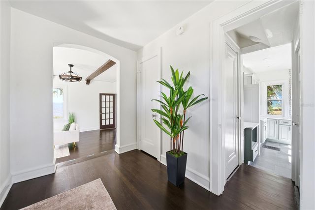 1689 LAKESHORE DRIVE, Eustis, FL 32726