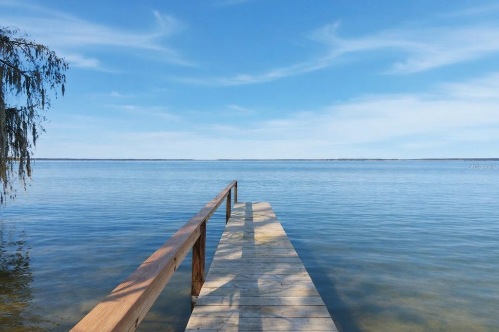 1689 LAKESHORE DRIVE, Eustis, FL 32726