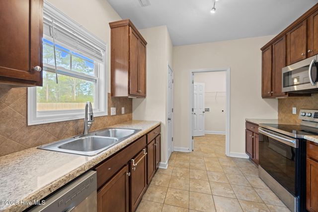 305 Inverness Drive, Hubert, NC 28539