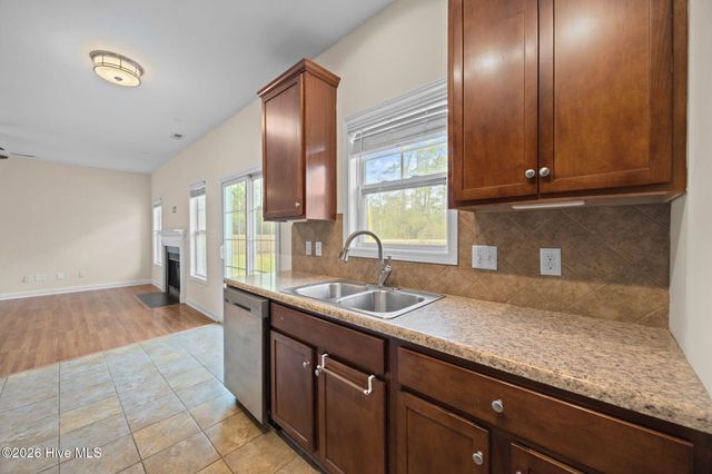 305 Inverness Drive, Hubert, NC 28539