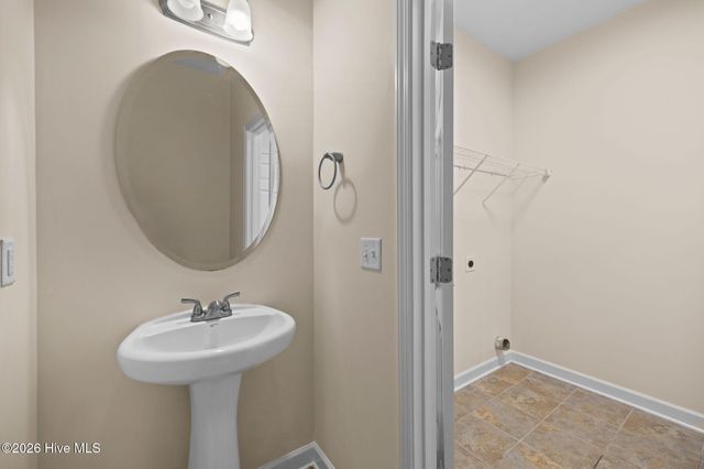 305 Inverness Drive, Hubert, NC 28539