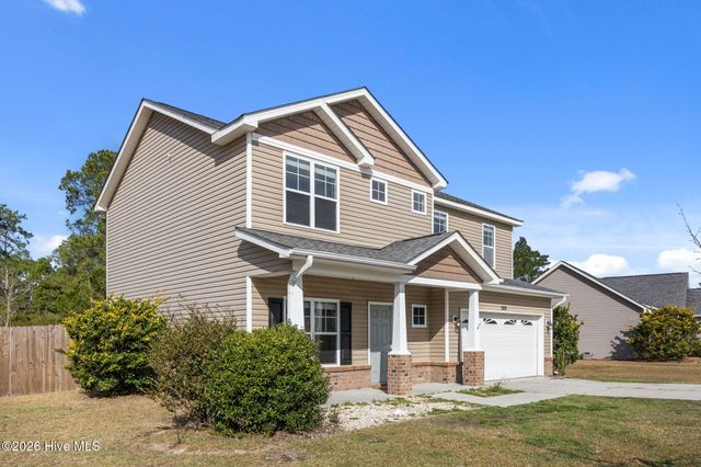 305 Inverness Drive, Hubert, NC 28539