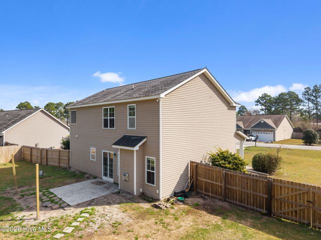 305 Inverness Drive, Hubert, NC 28539