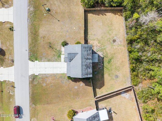 305 Inverness Drive, Hubert, NC 28539