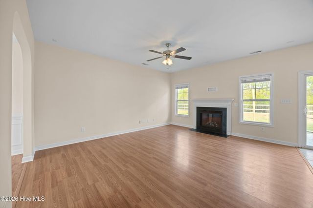 305 Inverness Drive, Hubert, NC 28539