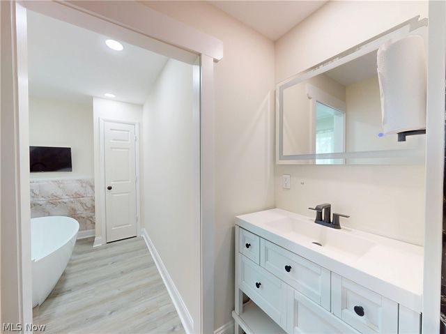 738 Edgewood Road, Richmond Heights, OH 44143