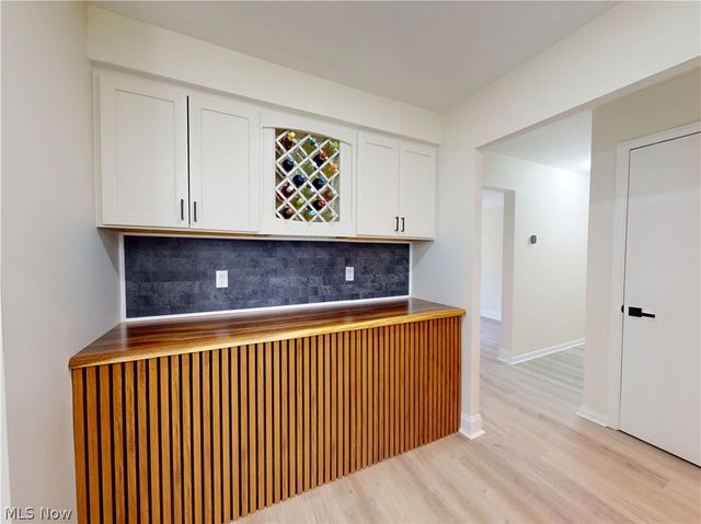 738 Edgewood Road, Richmond Heights, OH 44143