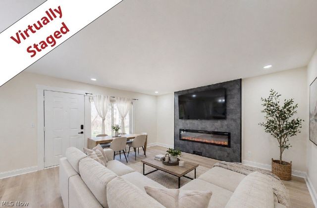 738 Edgewood Road, Richmond Heights, OH 44143