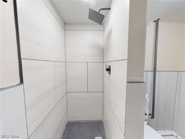 738 Edgewood Road, Richmond Heights, OH 44143