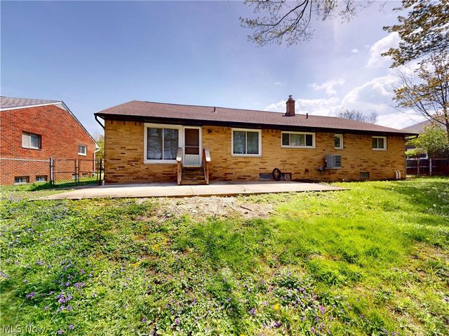 738 Edgewood Road, Richmond Heights, OH 44143