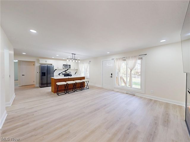 738 Edgewood Road, Richmond Heights, OH 44143