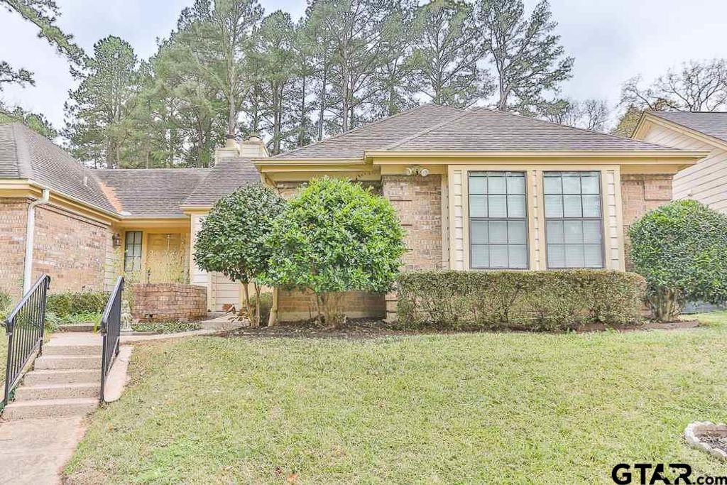 1767 Eaglewood Dr., Tyler, TX 75703