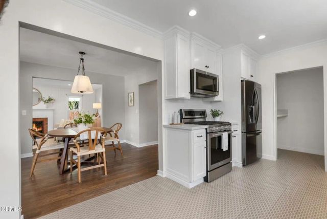 1102 Bella Vista Avenue, Pasadena, CA 91107