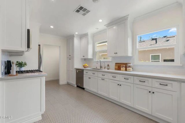 1102 Bella Vista Avenue, Pasadena, CA 91107