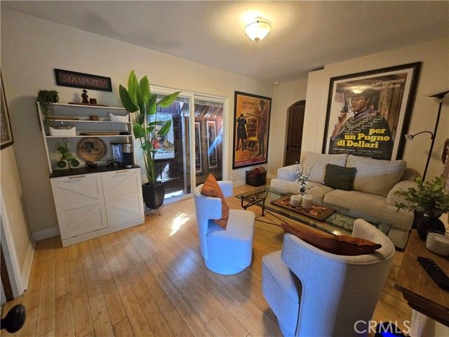 617 N Beachwood, Burbank, CA 91506