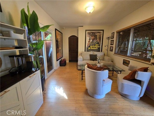 617 N Beachwood, Burbank, CA 91506