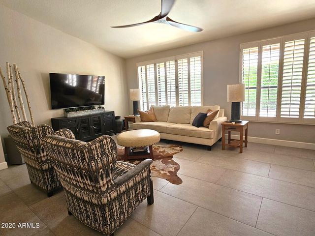 9763 E DREYFUS Avenue, Scottsdale, AZ 85260