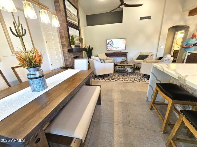 9763 E DREYFUS Avenue, Scottsdale, AZ 85260