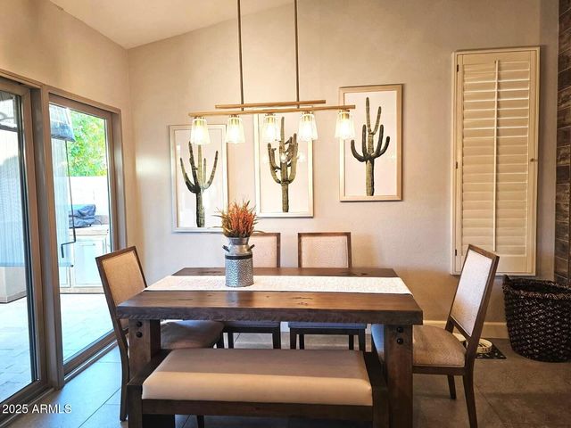 9763 E DREYFUS Avenue, Scottsdale, AZ 85260