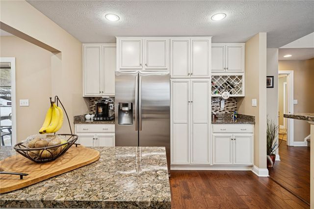 2390 Wheatland Cir, Delmont, PA 15626