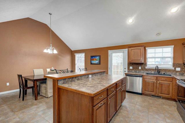 1110 N Arlington Street, Nixa, MO 65714