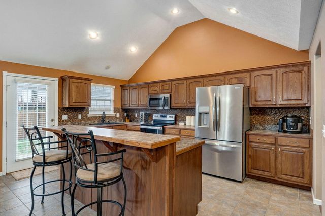 1110 N Arlington Street, Nixa, MO 65714