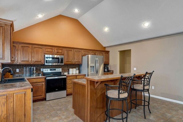 1110 N Arlington Street, Nixa, MO 65714