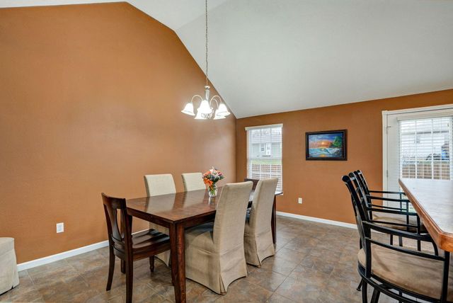 1110 N Arlington Street, Nixa, MO 65714