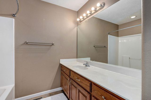 1110 N Arlington Street, Nixa, MO 65714