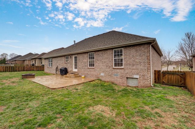 1110 N Arlington Street, Nixa, MO 65714