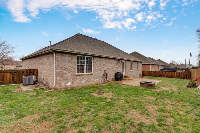 1110 N Arlington Street, Nixa, MO 65714