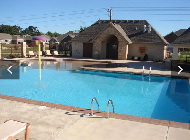 1110 N Arlington Street, Nixa, MO 65714