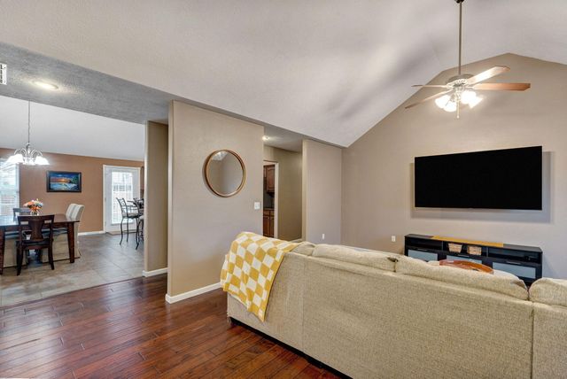 1110 N Arlington Street, Nixa, MO 65714