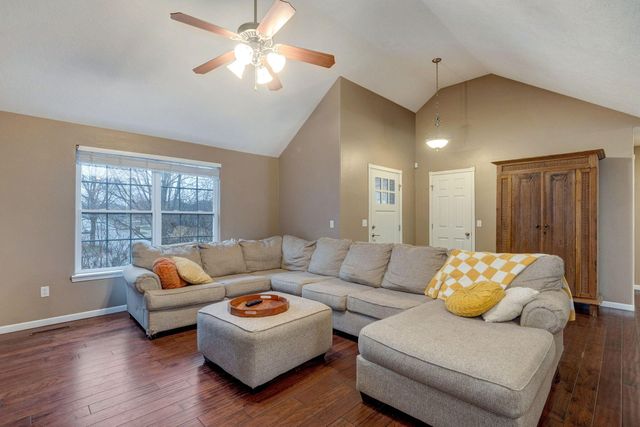 1110 N Arlington Street, Nixa, MO 65714